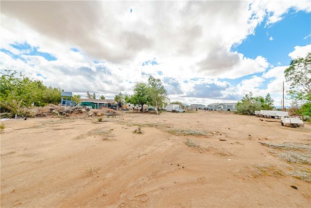 1315 S Tonto Road, Golden Valley, AZ 86413