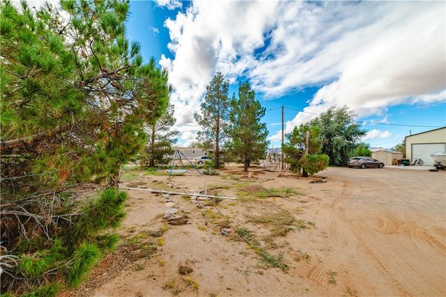 1315 S Tonto Road, Golden Valley, AZ 86413