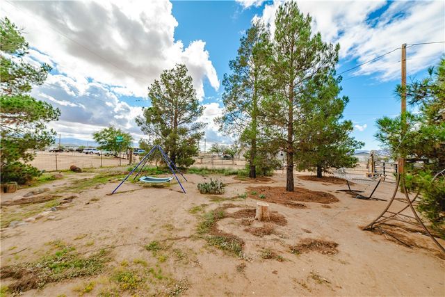 1315 S Tonto Road, Golden Valley, AZ 86413