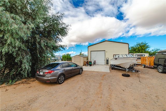 1315 S Tonto Road, Golden Valley, AZ 86413