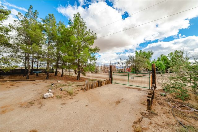 1315 S Tonto Road, Golden Valley, AZ 86413