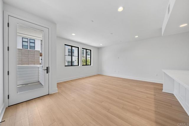 1101 Catania 104, Encinitas, CA 92024