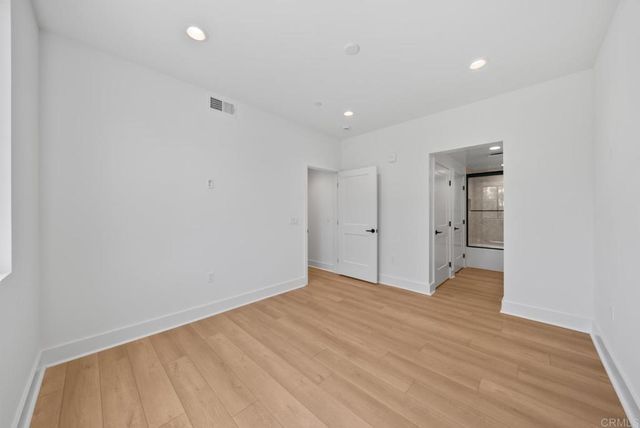 1101 Catania 104, Encinitas, CA 92024
