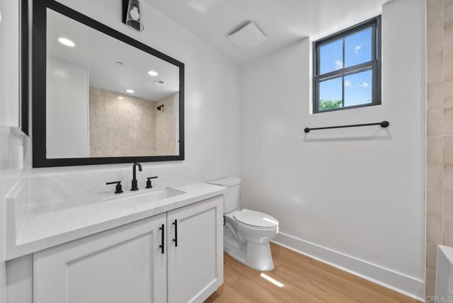 1101 Catania 104, Encinitas, CA 92024