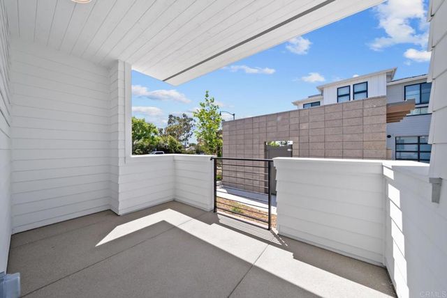 1101 Catania 104, Encinitas, CA 92024