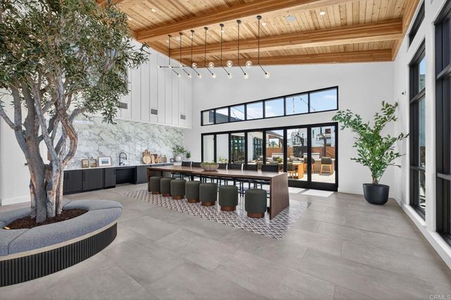 1101 Catania 104, Encinitas, CA 92024