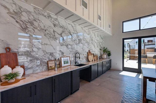 1101 Catania 104, Encinitas, CA 92024