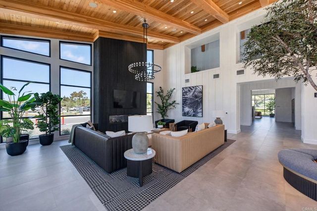 1101 Catania 104, Encinitas, CA 92024