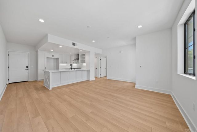 1101 Catania 104, Encinitas, CA 92024