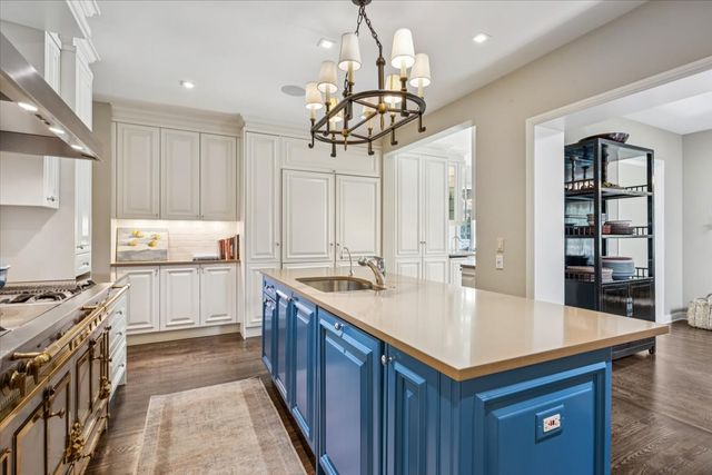 2311 Burr Oak, Northfield, IL 60093