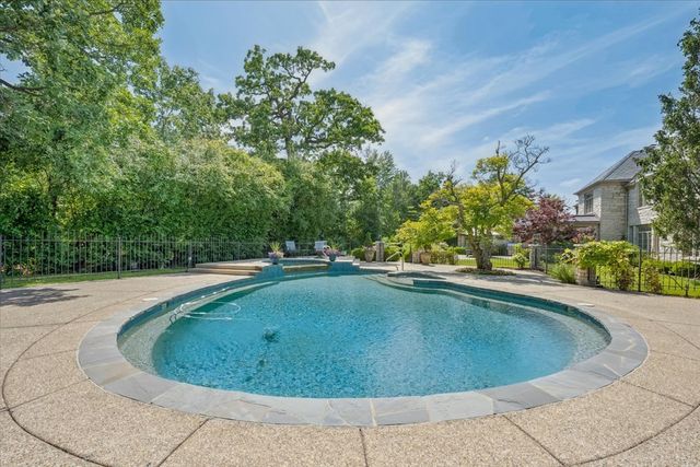2311 Burr Oak, Northfield, IL 60093