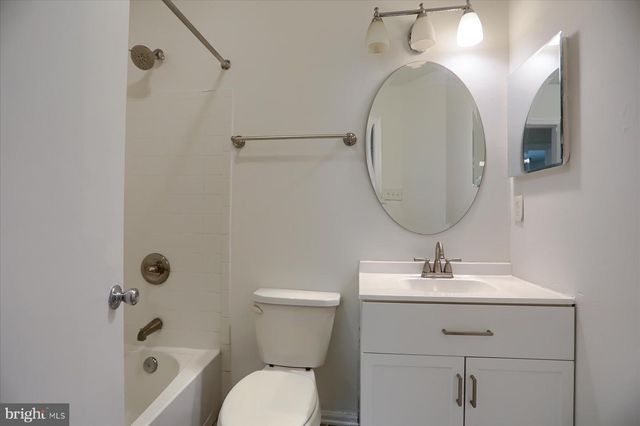32 GWYNNSWOOD RD, Owings Mills, MD 21117
