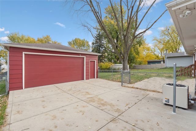 413 NW Beechwood Street, Ankeny, IA 50023