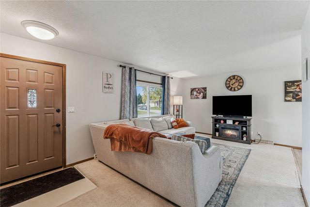 413 NW Beechwood Street, Ankeny, IA 50023