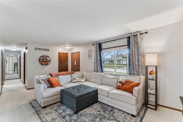 413 NW Beechwood Street, Ankeny, IA 50023