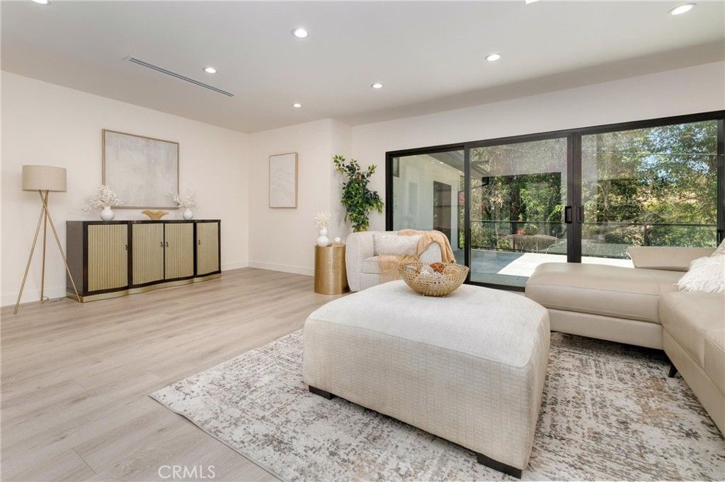 5843 Nevada, Woodland Hills, CA 91367 — photo 5