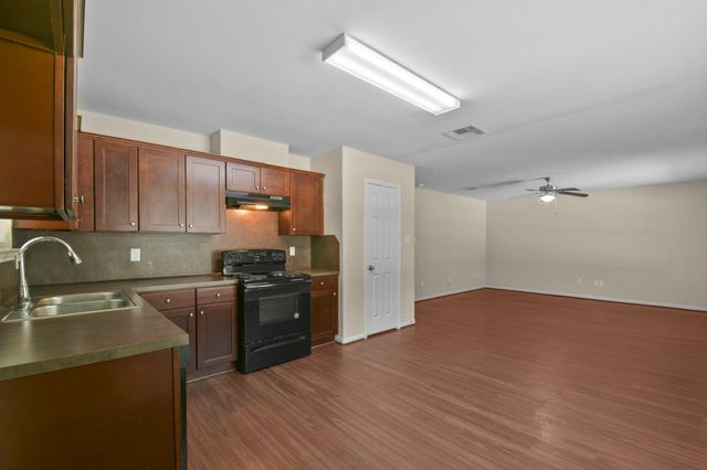 5 Hancock Street, Conroe, TX 77301