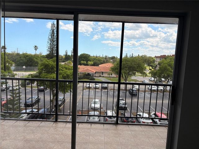 4164 Inverrary Dr 410, Lauderhill, FL 33319