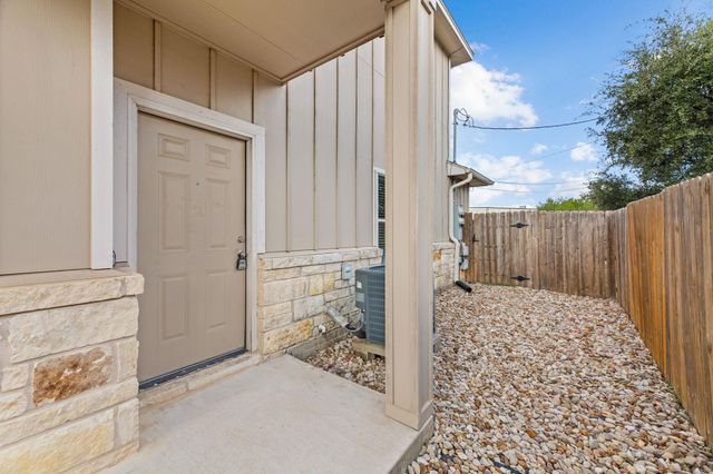 412 Carl Shipp DR A, Liberty Hill, TX 78642