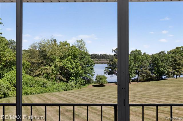 5980 Alan Drive 8, Brighton, MI 48116