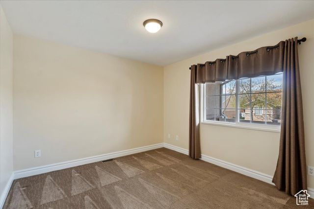 32 BELMORE DR, Kaysville, UT 84037