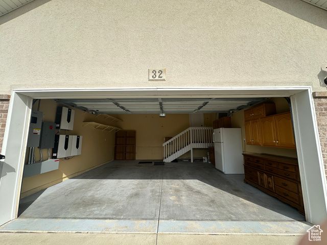 32 BELMORE DR, Kaysville, UT 84037