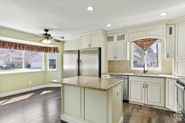 32 BELMORE DR, Kaysville, UT 84037