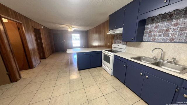 17 Fm 473, Comfort, TX 78013