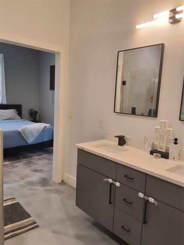 724 Ramsey Ave, Rockdale, TX 76567