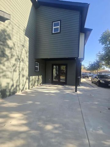 724 Ramsey Ave, Rockdale, TX 76567