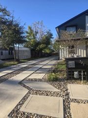 724 Ramsey Ave, Rockdale, TX 76567