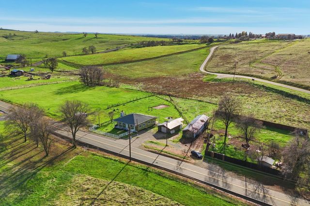 7580 Latrobe Rd, Shingle Springs, CA 95682