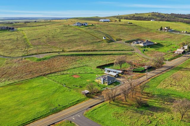 7580 Latrobe Rd, Shingle Springs, CA 95682