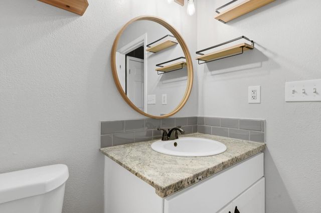 7580 Latrobe Rd, Shingle Springs, CA 95682