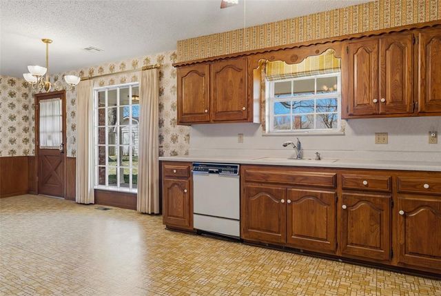 9813 Henderson Drive, Oklahoma City, OK 73139