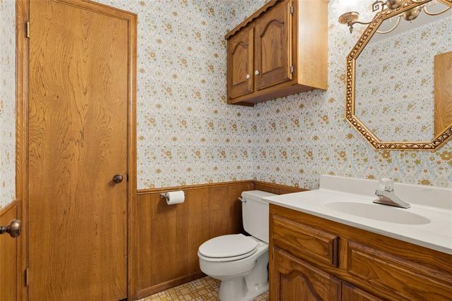 9813 Henderson Drive, Oklahoma City, OK 73139