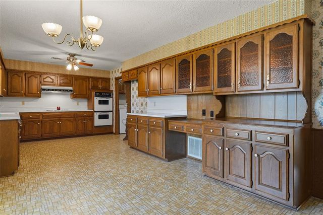 9813 Henderson Drive, Oklahoma City, OK 73139