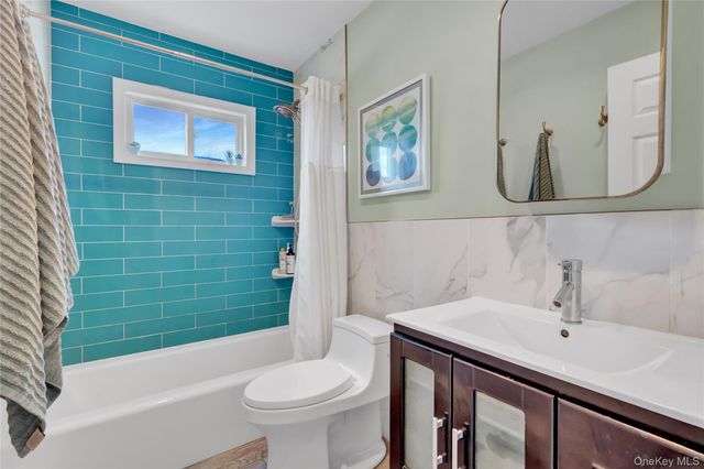 92 Bellwood Avenue, South Setauket, NY 11720