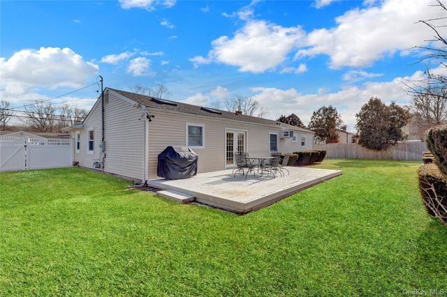 92 Bellwood Avenue, South Setauket, NY 11720