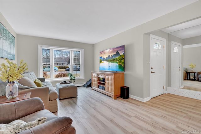 92 Bellwood Avenue, South Setauket, NY 11720