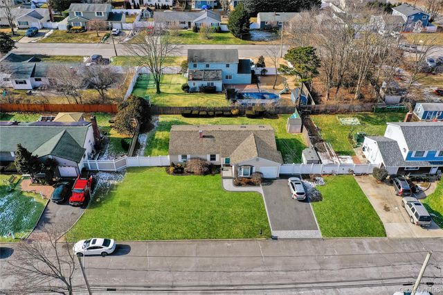 92 Bellwood Avenue, South Setauket, NY 11720