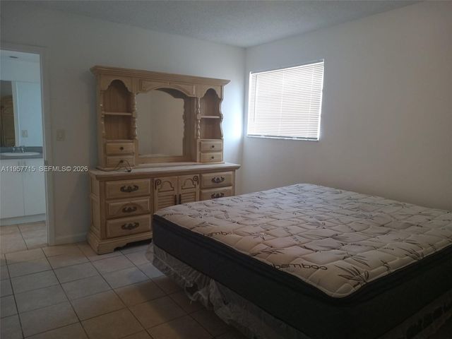 1975 NE 135th St 3C, North Miami, FL 33181