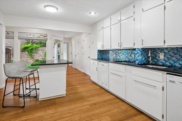 6611 Fernshaw Drive, Dallas, TX 75248