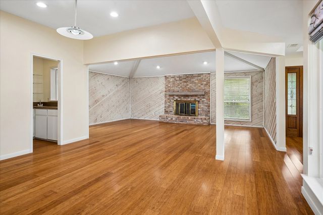 6611 Fernshaw Drive, Dallas, TX 75248
