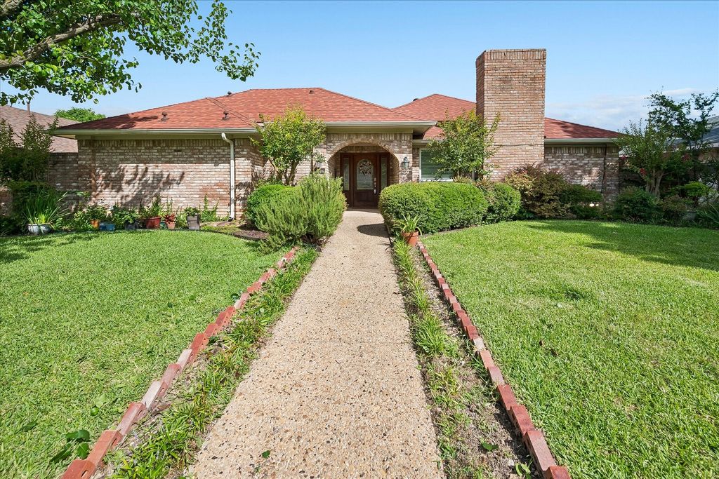 6611 Fernshaw Drive, Dallas, TX 75248