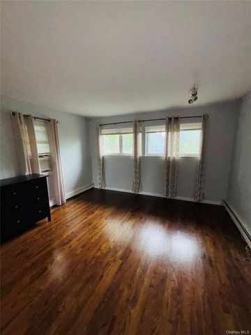 3 Altamont Avenue, Sea Cliff, NY 11579
