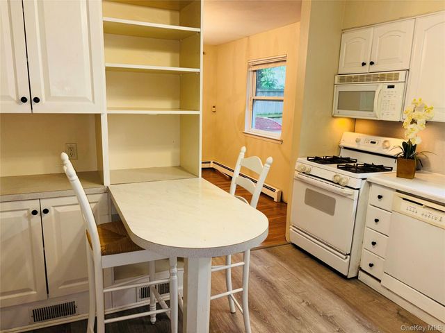 3 Altamont Avenue, Sea Cliff, NY 11579