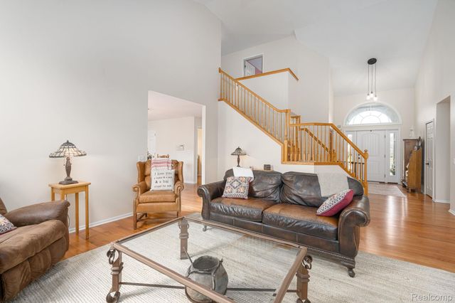 185 Columbia Drive, South Lyon, MI 48178