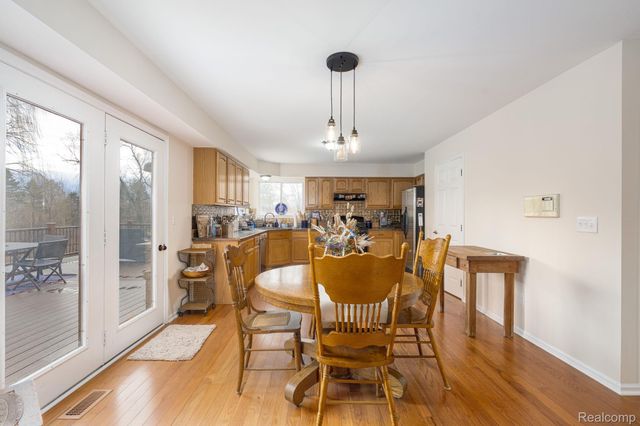 185 Columbia Drive, South Lyon, MI 48178