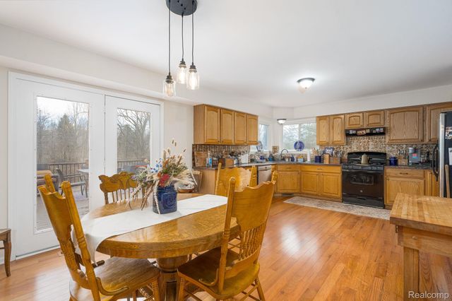 185 Columbia Drive, South Lyon, MI 48178